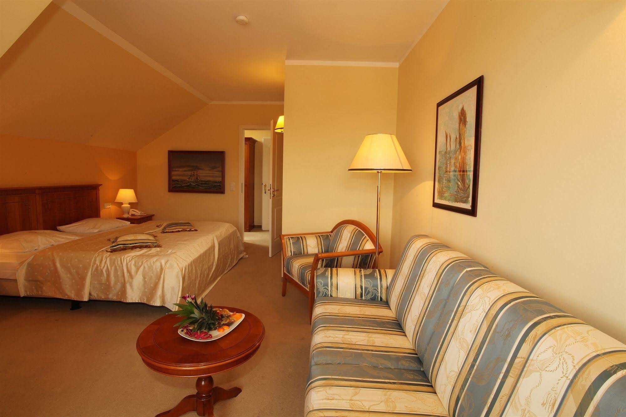 Strandhotel Deichgraf Graal-Mueritz Esterno foto